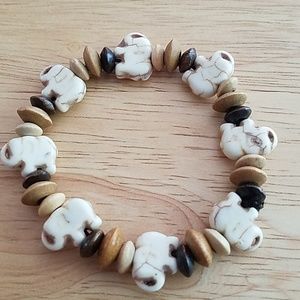 NWOT Elephant Stretch Bracelet